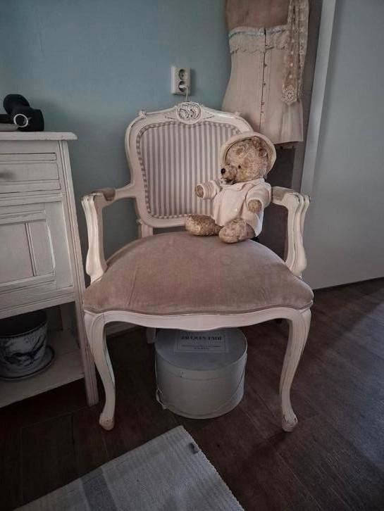 Prachtige fauteuil met Queen-Ann pootjes, Antiek en Kunst, Antiek | Meubels | Stoelen en Banken, Ophalen