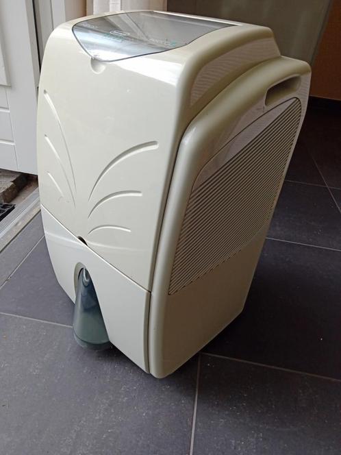 DeLonghi Luchtontvochtiger en -filter, Witgoed en Apparatuur, Luchtbehandelingsapparatuur, Zo goed als nieuw, Luchtontvochter