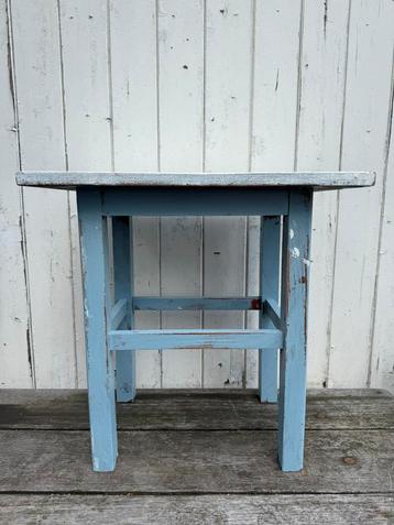 Brocante hoiten tafeltje beschikbaar voor biedingen
