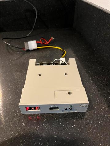 Laatste 2 beige Gotek met flashfloppy beschikbaar voor biedingen