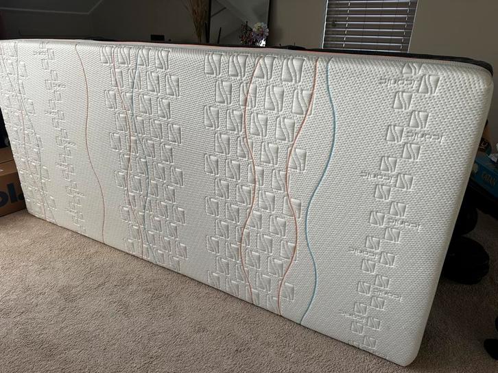 Matras M-Line Iconic hero 6 90x200, Huis en Inrichting, Slaapkamer | Matrassen en Bedbodems, Zo goed als nieuw, 90 cm, Eenpersoons