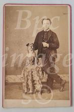 cdv jongen staand met hond terrier 1870's, Gebruikt, Verzenden, Foto, Voor 1940