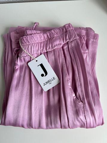Dames Satijnen Roze Broek beschikbaar voor biedingen
