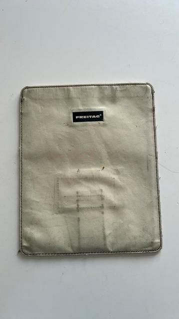 Freitag ipad hoes beschikbaar voor biedingen