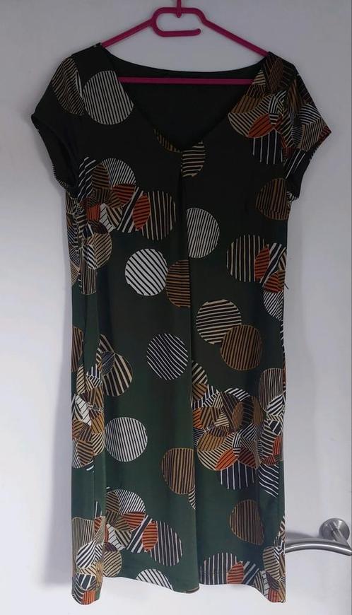 Steps jurk - maat M - groen met print, Kleding | Dames, Jurken, Zo goed als nieuw, Maat 38/40 (M), Groen, Knielengte, Ophalen of Verzenden