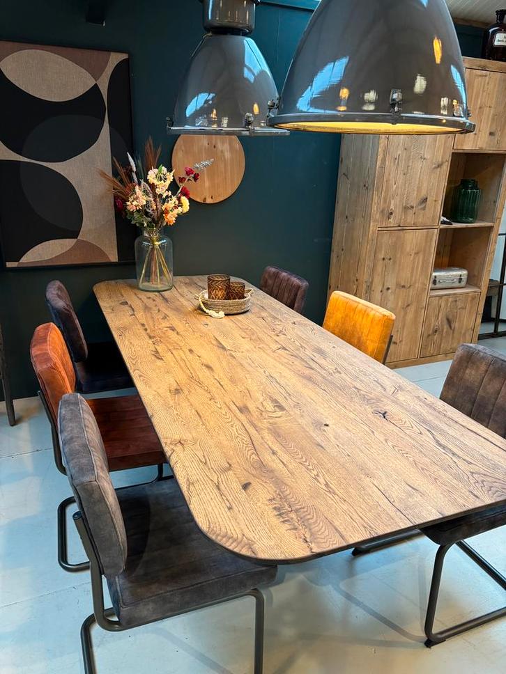 Eetkamertafel | Oud eiken | Showroom model | Robuuste tafel, Antiek en Kunst, Antiek | Meubels | Tafels, Ophalen