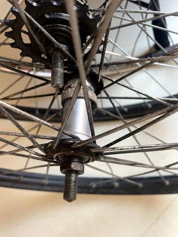 fietswielen 28" DEFECT beschikbaar voor biedingen