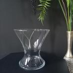 Glazen vaas met lood decoratie hoogte 19 cm, Huis en Inrichting, Overige kleuren, Ophalen of Verzenden, Minder dan 50 cm, Glas