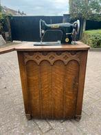 Oud houten kastje met Lada naaimachine, Antiek en Kunst, Antiek | Naaimachines, Ophalen