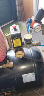 Compresor, Doe-het-zelf en Verbouw, Compressors, 25 tot 100 liter, Ophalen, 6 tot 10 bar, 200 tot 400 liter/min