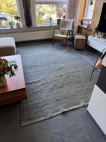 tapijt grijs gemeleerd 195x300m beschikbaar voor biedingen