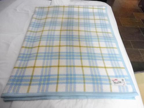 Prachtige luxe warme Dralon vintage deken 200 x 245 cm Aabe, Huis en Inrichting, Woonaccessoires | Plaids en Woondekens, Zo goed als nieuw