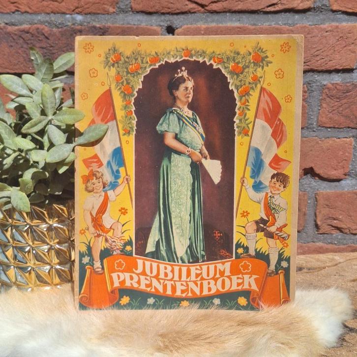 Jubileumboek  'Onze Geliefde Vorstin Koningin Wilhelmina', Antiek en Kunst, Curiosa en Brocante, Ophalen of Verzenden