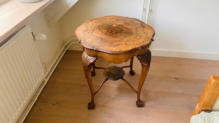 Antiek walnoten bijzettafel | wortelnoten fineer | ca. 1900, Huis en Inrichting, Krukjes, Gebruikt, Hout, Ophalen