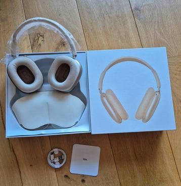 Apple AirPods Max  beschikbaar voor biedingen