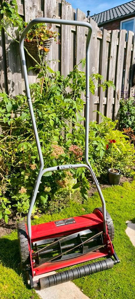 Handgrasmaaier met opvangbak, Tuin en Terras, Grasmaaiers, Zo goed als nieuw, Kooimesmaaier, Ophalen