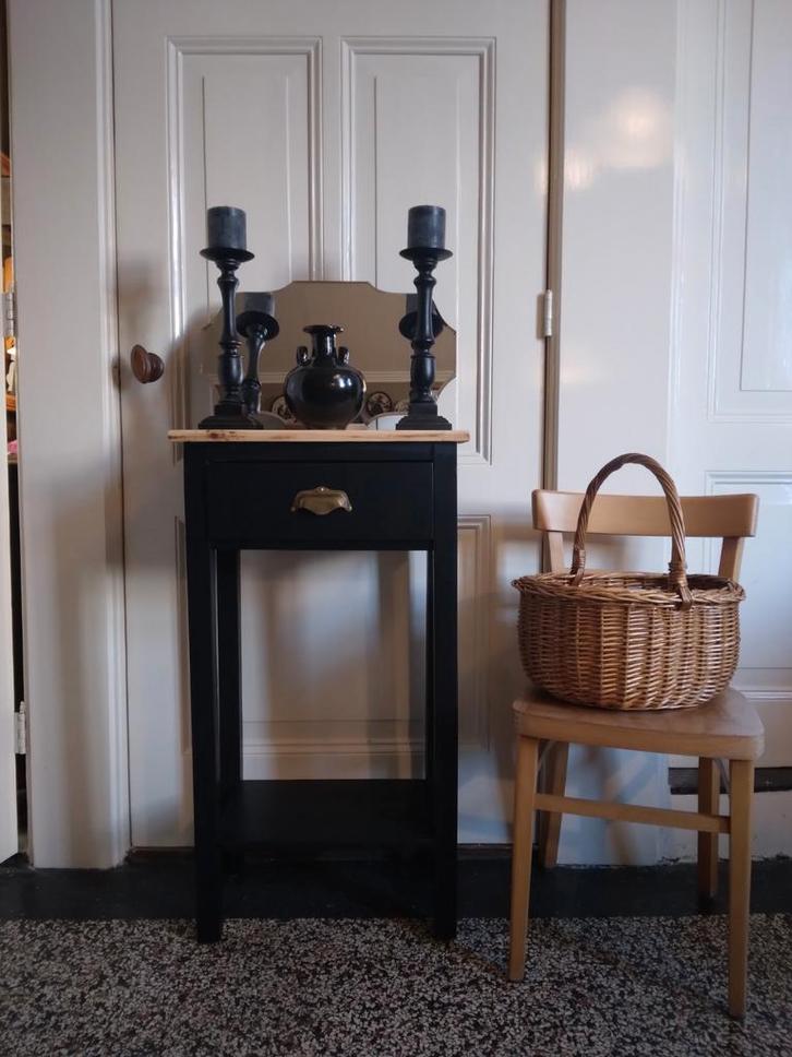 Extra hoge sidetable plantentafel zwart lade massief hout, Huis en Inrichting, Tafels | Sidetables, Zo goed als nieuw, 25 tot 50 cm