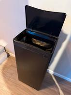 Moderne zwarte prullenbak met sensor, Ophalen, Kunststof, Met pedaal, 50 tot 75 cm
