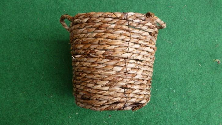 1 rond gevlochten mandje voor bloemstuk of plantjes, Hobby en Vrije tijd, Knutselen, Zo goed als nieuw, Materiaal, Ophalen of Verzenden