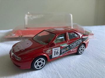 Alfa Romeo 156 ICS sedan rood 1:43 Bburago/ Di Costa beschikbaar voor biedingen