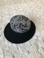 Dameshoed Maat M - Amper Gedragen, Ophalen of Verzenden, Zo goed als nieuw, Hoed