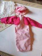 Barbie jurk en hoedje - rose, Ophalen of Verzenden, Gebruikt, Kleertjes