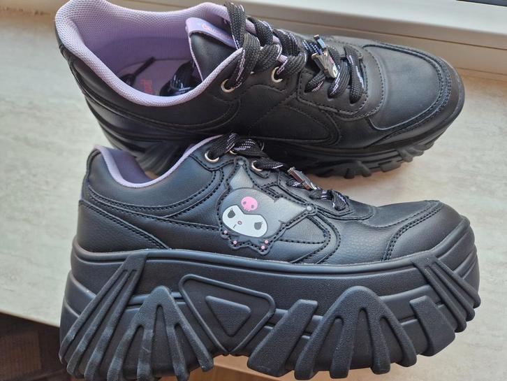 BERSHKA Kuromi platform trainers shoes maat 39., Kleding | Dames, Schoenen, Zo goed als nieuw, Sneakers of Gympen, Zwart, Ophalen of Verzenden