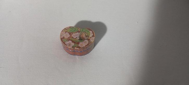 Cloisonne box, Huis en Inrichting, Woonaccessoires | Kisten, Gebruikt, Minder dan 50 cm, Minder dan 50 cm, Minder dan 50 cm, Metaal