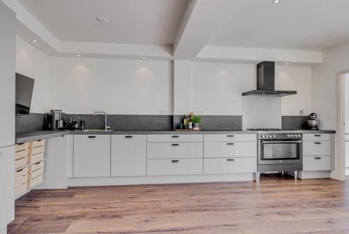 Moderne hoekkeuken, compleet met inbouwapparatuur, Huis en Inrichting, Keuken | Complete keukens, Gebruikt, Hoekkeuken, Grijs