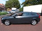 Volvo V60 1.6 T3 Summum AUTOMAAT..... DISTRIBUTIERIEM VERVAN, 4 cilinders, 150 pk, 1600 kg, Zilver of Grijs