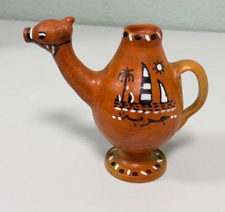 vintage magische kameel uit Djerba Tunesië keramiek theekan, Antiek en Kunst, Antiek | Servies los, Ophalen of Verzenden