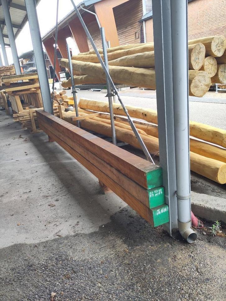 Billinga, bezaagde balken, 5500x150x150 mm, Tuin en Terras, Palen, Balken en Planken, Balken, 250 cm of meer, Hardhout, Ophalen