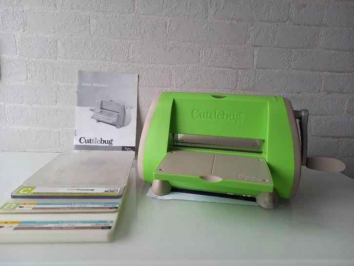 Provocraft Cuttlebug stansmachine, Hobby en Vrije tijd, Kaarten | Zelf maken, Zo goed als nieuw, Overige typen, Overige thema's