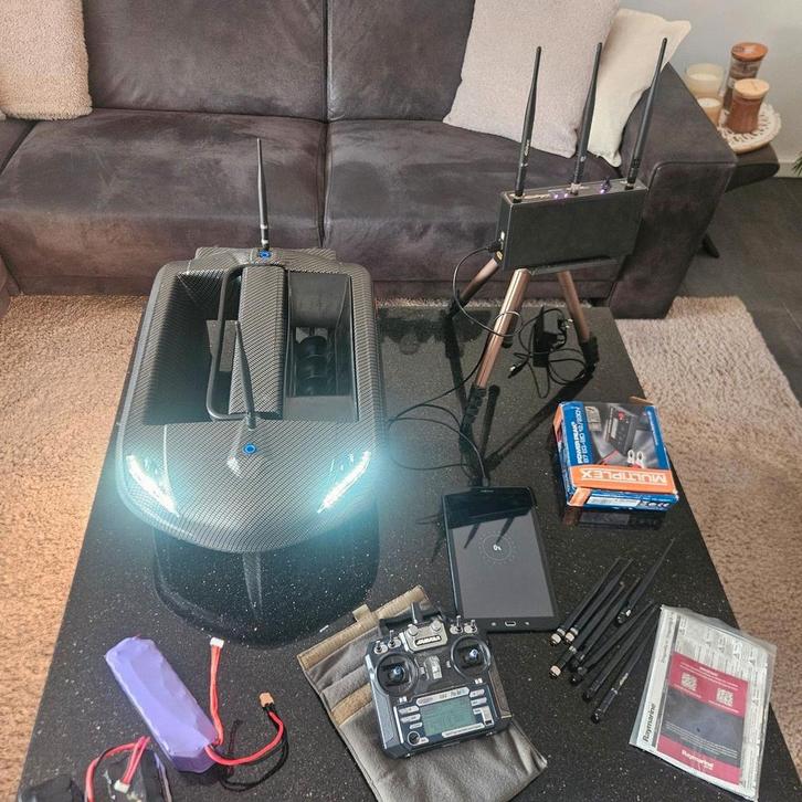 Rt4 voerboot met gps en raymarine dragonfly 5 pro, Watersport en Boten, Hengelsport | Karpervissen, Zo goed als nieuw, Overige typen