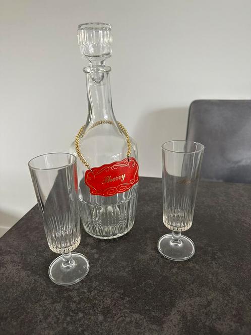 Mooie Sherry karaf met 2 bijpassende glaasjes, Verzamelen, Glas en Borrelglaasjes, Zo goed als nieuw, Overige typen, Ophalen