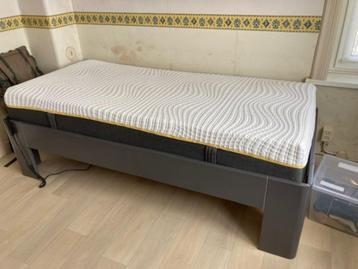 1 persoons elektrisch verstelbaar bed inclusief matras beschikbaar voor biedingen