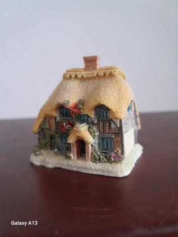 Lilliput Lane cottage beschikbaar voor biedingen