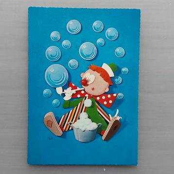 oud blauw kaartje met bellenblazende clown beschikbaar voor biedingen