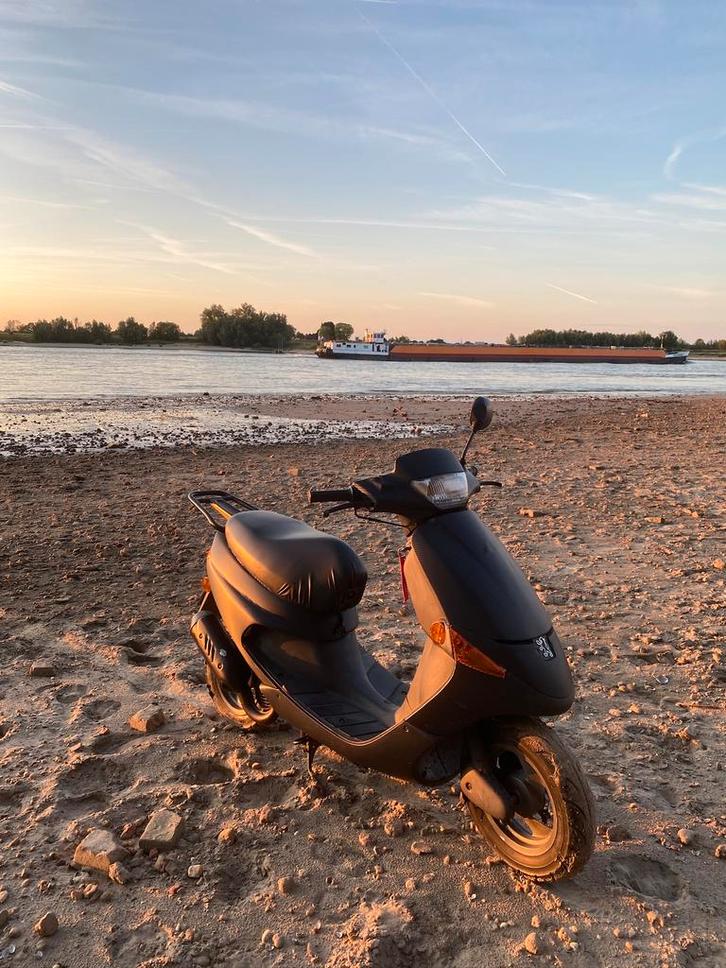 Peugeot Zenith 50cc Snor, Fietsen en Brommers, Scooters | Peugeot, Gebruikt, Overige modellen, Benzine, Ophalen