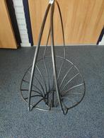 Smeedijzeren zware grote Bloemen Hengselmand Nieuw, Ophalen, Overige materialen, Mand, Rond
