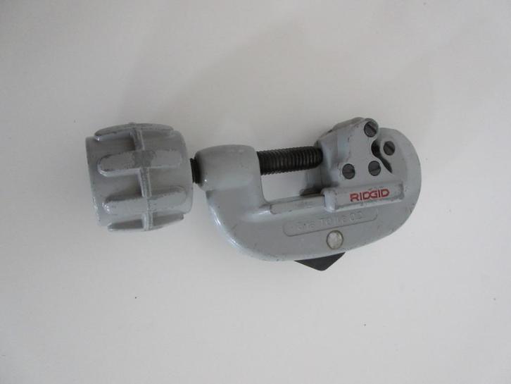 15 snijkabel en voedingsbuizen - model 32920 met schroef, Doe-het-zelf en Verbouw, Gereedschap | Handgereedschap, Zo goed als nieuw