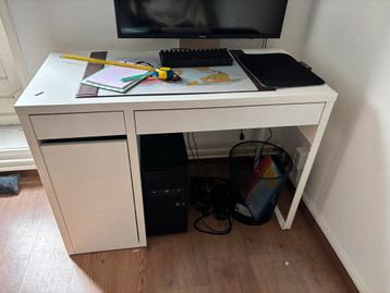 Bureau - Praktisch en Stijlvol! beschikbaar voor biedingen