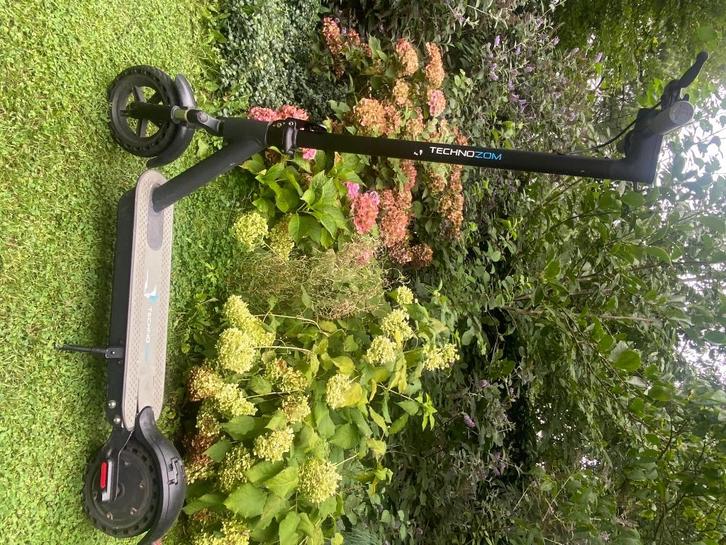 Technozom elektrische step, Fietsen en Brommers, Steps, Zo goed als nieuw, Elektrische step (E-scooter), Ophalen