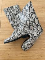 Nieuwe laarzen met slangenprint ZARA maat 41, Hoge laarzen, Nieuw, Ophalen of Verzenden, Zara
