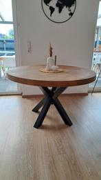 Ronde massief eiken eettafel 130 cm., Huis en Inrichting, Tafels | Eettafels, Ophalen, Zo goed als nieuw, Vijf personen of meer