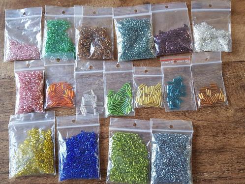 Partij Rayher glasrocailles met zilverkern en glasbugles, Hobby en Vrije tijd, Kralen en Sieraden maken, Nieuw, Kraal, Ophalen of Verzenden
