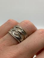 K699 Prachtige zilveren rimpel ring maat 18, Sieraden, Tassen en Uiterlijk, Ringen, 18 tot 19, Ophalen of Verzenden, Dame, Zo goed als nieuw