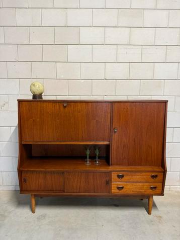 Vintage wandkast highboard teak Deens Scandinavisch Design beschikbaar voor biedingen