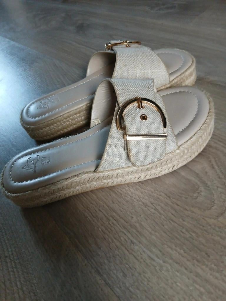 Slippers maat 37 nog nieuw, Ophalen of Verzenden, Nieuw, Meisje, Schoentjes