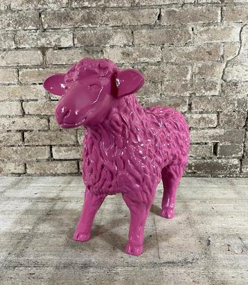 Tuinbeeld schaap beschikbaar voor biedingen